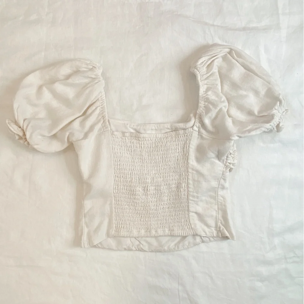Abercrombie & Fitch Cream Linen Blend Smocked Puff Sleeve Top‎